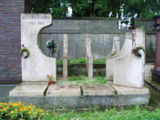 Nyíregyháza, Pazonyi tér, Északi temető: Bessenyei György.jpg Nyíregyháza, Pazonyi tér, Északi temető: Bessenyei György.jpg