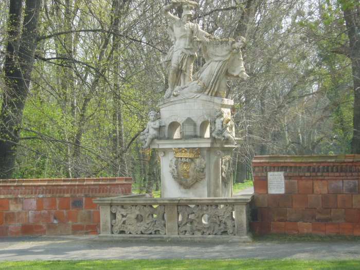 Pápa, Szent István út: Nepomuki Szent János szobor 1.kép.jpg Pápa, Szent István út: Nepomuki Szent János szobor 1.kép.jpg