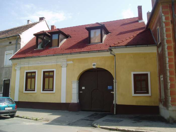 Sopron, Bécsi út 10.jpg Sopron, Bécsi út 10.jpg