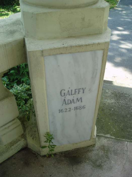 Sopron, Balfi út. Ev.temető. Gálffy Ádám sírboltja 2.kép.jpg Sopron, Balfi út. Ev.temető. Gálffy Ádám sírboltja 2.kép.jpg