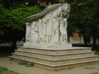 Szeged, Rerrich tér. 1956-os emlékmű 1.kép.jpg Szeged, Rerrich tér. 1956-os emlékmű 1.kép.jpg