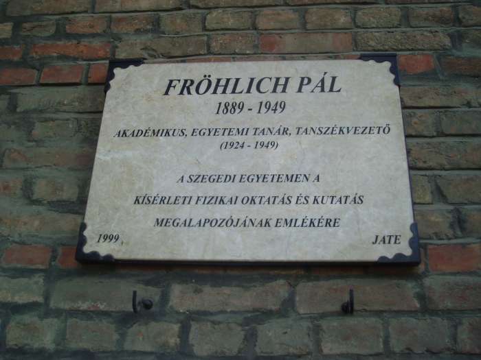 Szeged, Rerrich tér. Frölich Pál emléktáblája.jpg Szeged, Rerrich tér. Frölich Pál emléktáblája.jpg